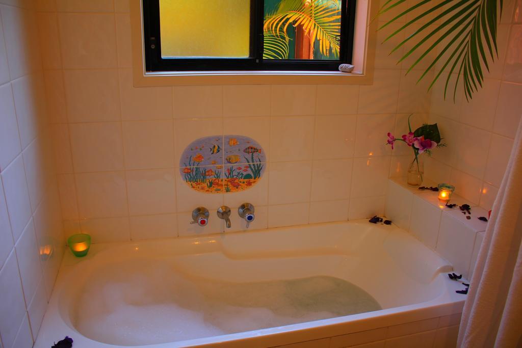 Noosa Edge Nudist Retreat Bed & Breakfast Doonan Exterior photo