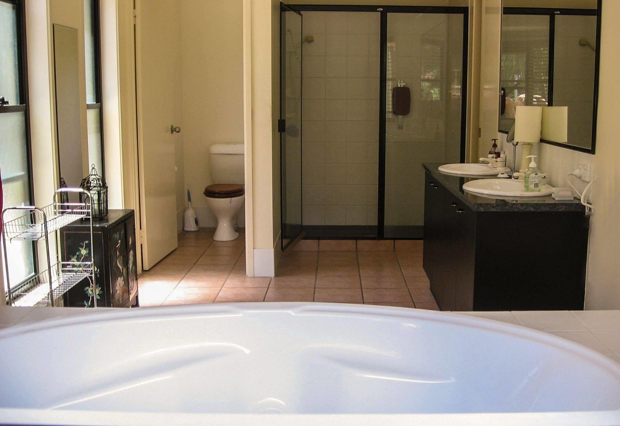 Noosa Edge Nudist Retreat Bed & Breakfast Doonan Exterior photo