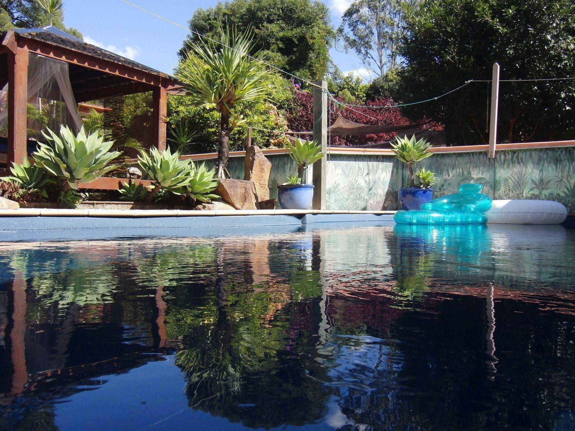 Noosa Edge Nudist Retreat Bed & Breakfast Doonan Exterior photo