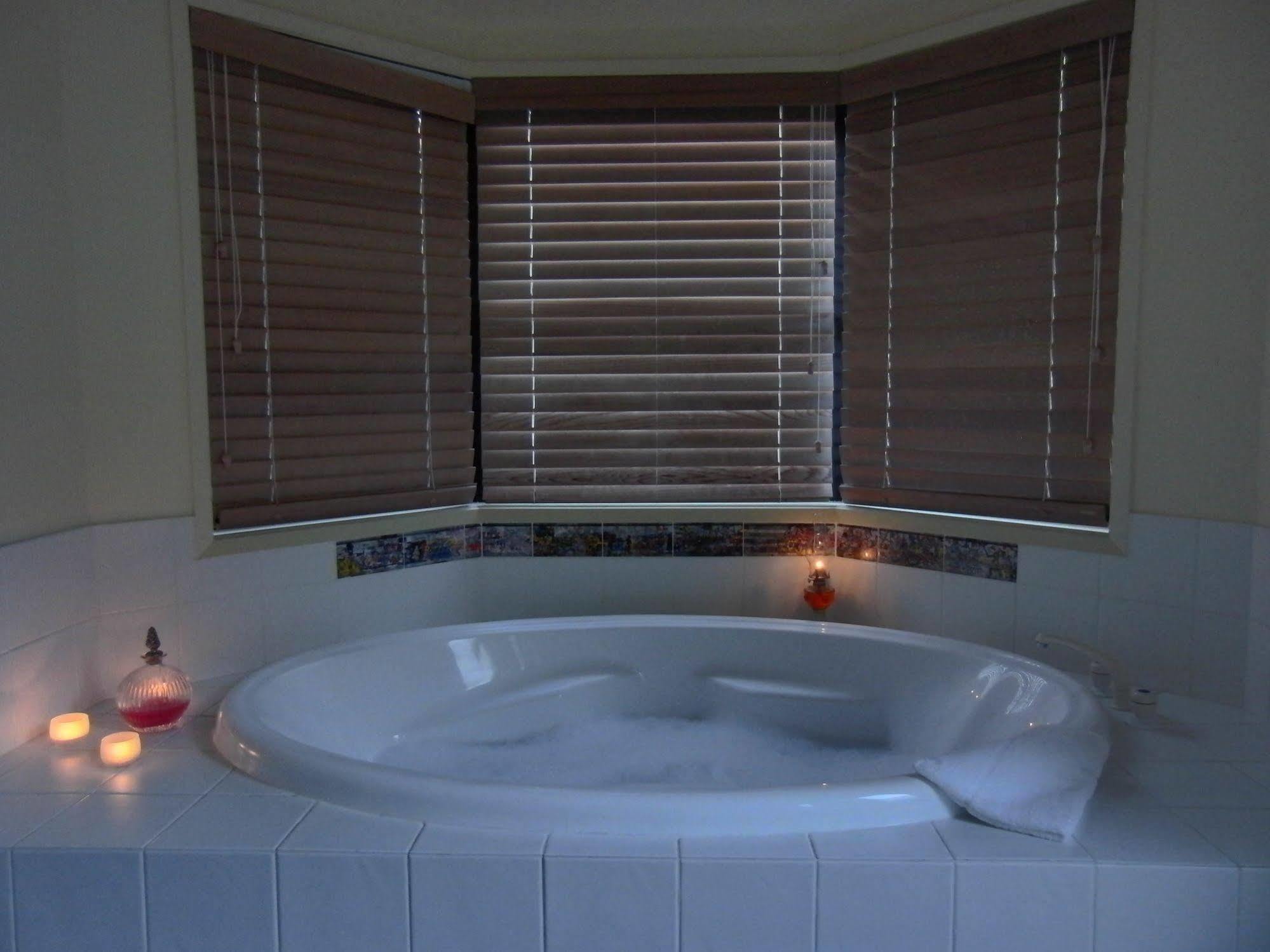 Noosa Edge Nudist Retreat Bed & Breakfast Doonan Exterior photo